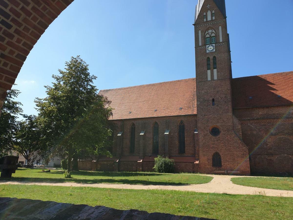 Travel Art Boardinghouse Neuruppin Exterior foto