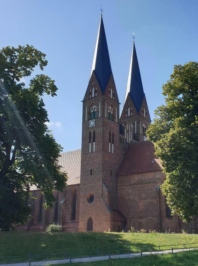 Travel Art Boardinghouse Neuruppin Exterior foto